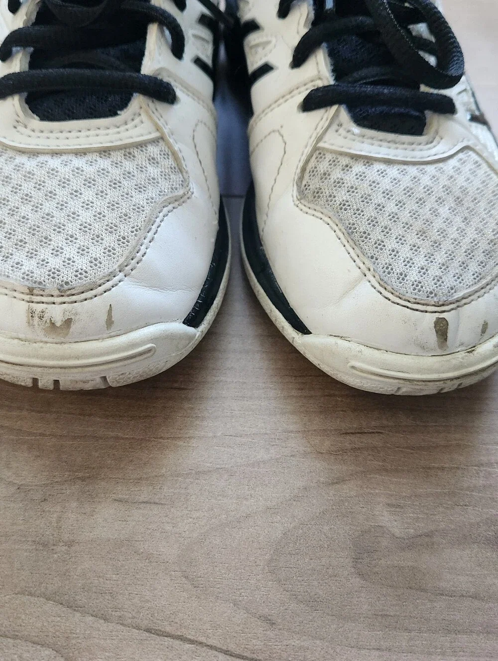 Asics Kids Youth Upcourt 3 GS White and Black Athletic Volleyball Sneakers